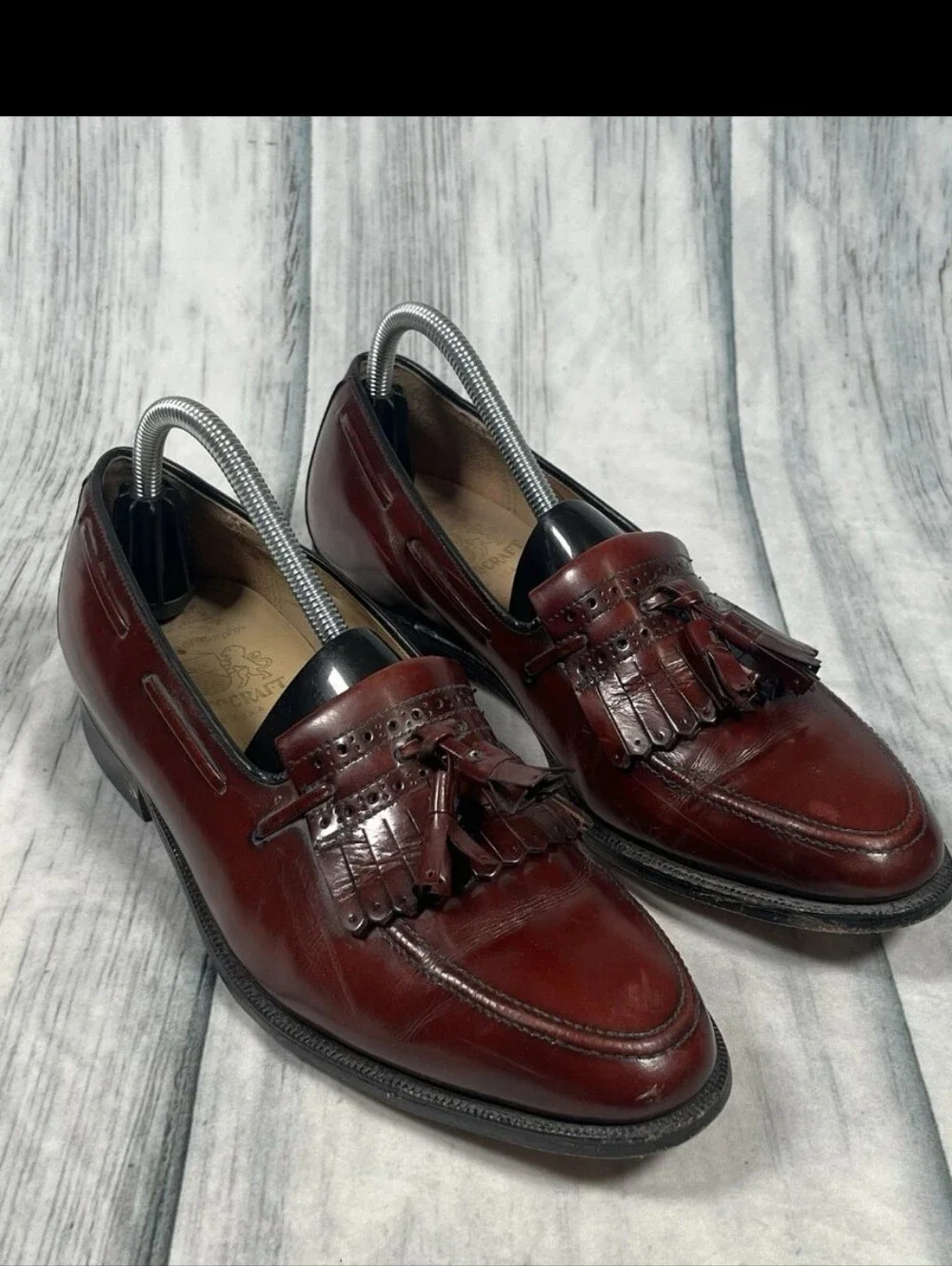 vintage 1977 johnston & murphy men’s 8.5m burgundy leather tassel kiltie loafers